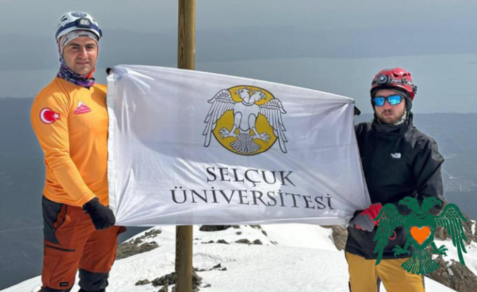 Selçuk Üniversitesi Personelinden Zirve Çıkartması: Dedegöl Dağı’nda Üniversite Bayrağı Dalgalandı